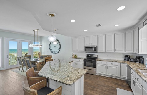 Gulf Shores House | Stunning Beachfront Private Remodeled Game Room 5BR 200+5-Star Reviews