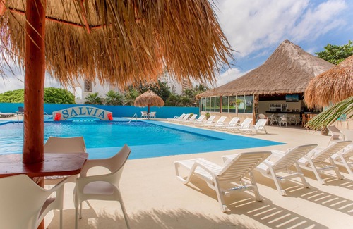 Punta Cancun Condo | Stunning Beachfrt 2BRM Condo on Cancun Beach.Step Onto Sand & Walk to Nightlife!