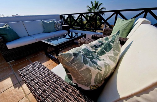 Chlorakas Villa | Stunning beachside villa with Infinity pool