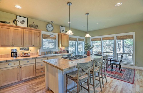 RiverWild House | Stunning Bend Retreat < 20 Mi to Mt Bachelor!