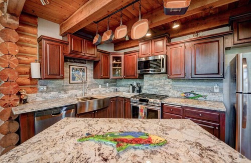 Shasta Lake Cabin | Stunning Cabin Minutes From Shasta Lake