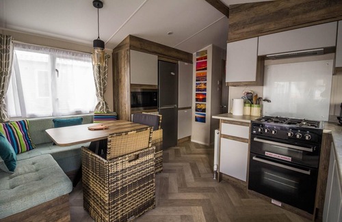 Corton House | Stunning caravan with decking at Azure Seas in Suffolk ref 32055AZ