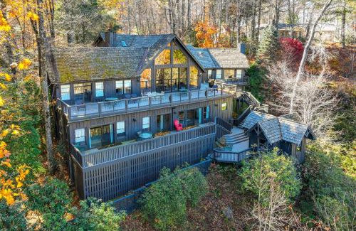 Cashiers House | Stunning Cashiers Vacation Home with Mountain Views!