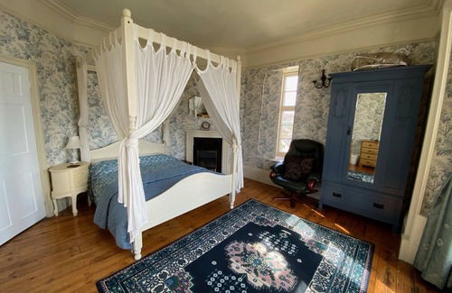 Teignmouth Other | Stunning ‘castle’ with panoramic views over the sea and estuary.