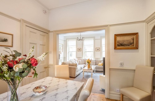 Bath House | Stunning Central Townhouse-Roman Baths- 3 min walk