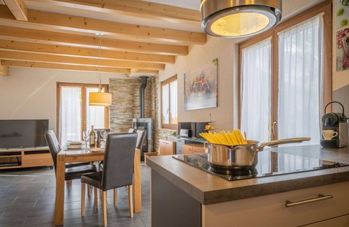 Chamoson House | Stunning private villa for 6 people with WIFI, TV, terrace and pets allowed