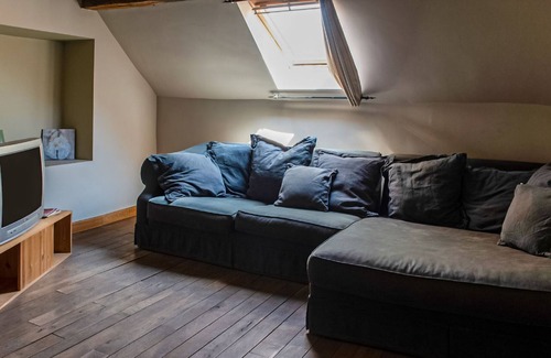 Limbourg Cottage | Stunning Chalet in Goé with Swimming Pool, Sauna, Terrace