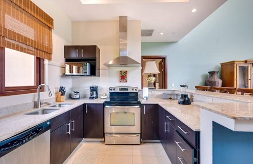 Playa Hermosa Condo | Stunning coastal penthouse with sweeping views, pools, gym, fast WiFi & AC