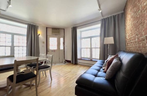 Saint-Jean-Baptiste Condo | Stunning condo in an old grocery store