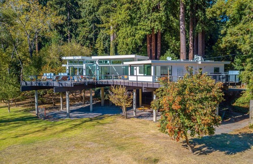 Northwood House | Stunning Contemporary Home, a River Penthouse on Russian River, like No Other!