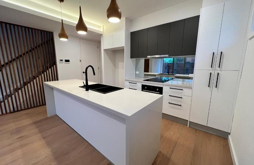 Dickson House | Stunning Dickson Luxe 3BR 2Bath Double Garage WiFi Brand New Home