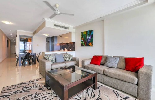 Darwin City Centre Apartment | Stunning Esplanade City Stay