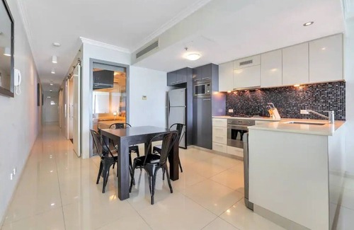 Darwin City Centre Apartment | Stunning Esplanade City Stay