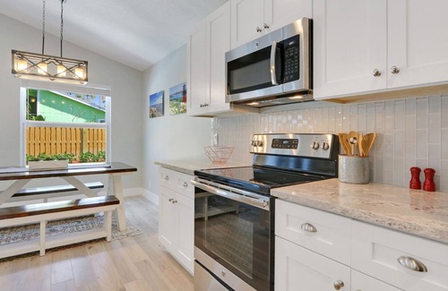 North Palm Beach Heights House | Stunning & Exceptionally Clean 3 Bdrm Private Pool Home | Chloe's Casita