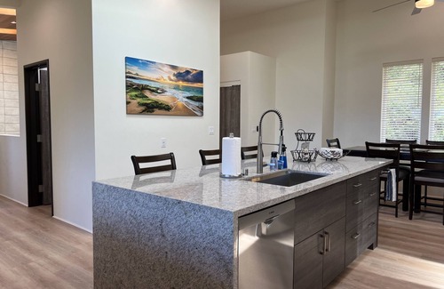 Moanalua House | STUNNING FAIRWAY VIEWS, HOME "E"-CLEAN-NEW-GATED, NEAR JBPHH, CAGE # AVAILABLE.