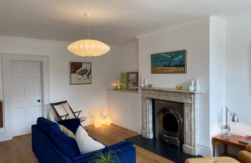 Midhurst Apartment | Stunning Flat in The Heart of Midhurst Old Town