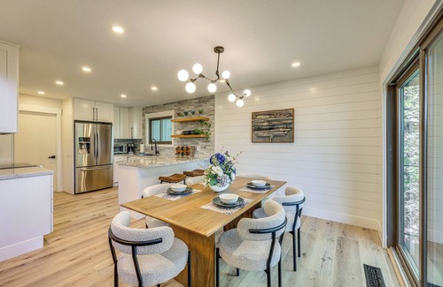 Blue Jay Cabin | Stunning Forest Views: Luxury Lake Arrowhead Cabin