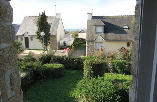 Saint-Gildas-de-Rhuys House | Stunning villa for 4 guests with WIFI, TV, terrace, pets allowed and parking