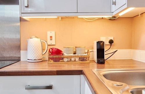 Newcastle-upon-Tyne Condo | Stunning Gem of Newcastle