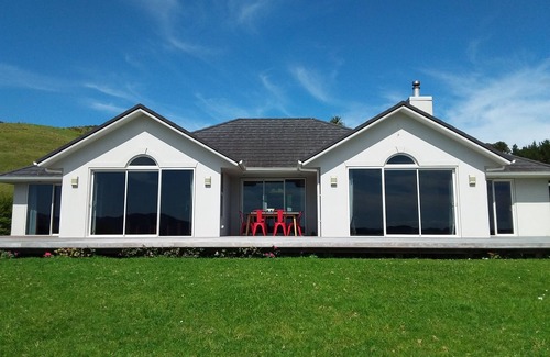 Preece Point House | Stunning Getaway - Panoramic Views. Private/Spacious/4 Bedrooms/2 Bathrooms