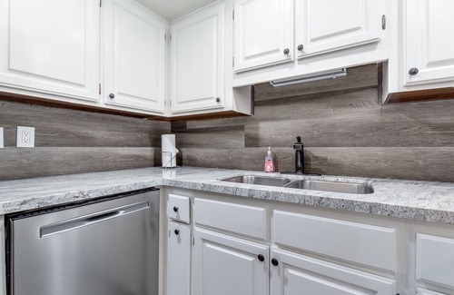 Camelback East Condo | Stunning Golf and Water Views with Large Patio! Biltmore Terrace! 30 Night Minimum!