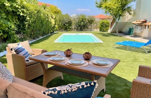 Kato Diminio Villa | Stunning Greek Villa-private pool-beach-sleeps 8