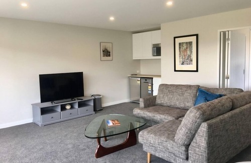 Wanaka House | Stunning guest house 5 minutes from Lake Wanaka