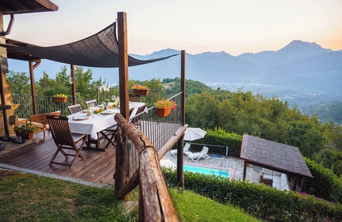 Barga Villa | Stunning hilltop Tuscan farmhouse. Private pool with spectacular views.