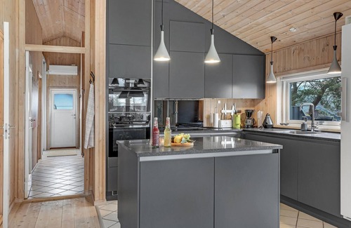 Oster Somarken House | Stunning home in Aakirkeby with WiFi