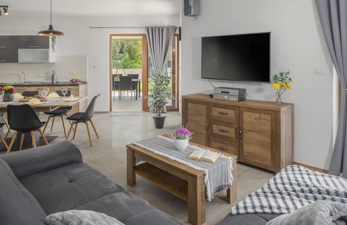Bale House | Stunning home in Bale with WiFi