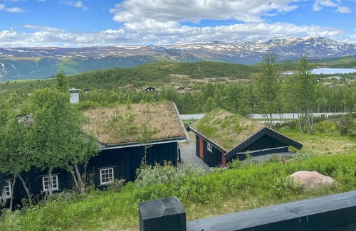 Oystre Slidre House | Stunning home in Beitostølen with sauna