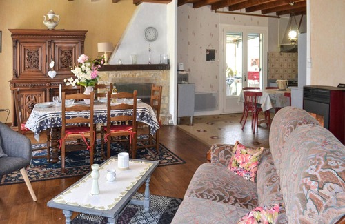 Biras House | Stunning home in Biras with kitchenette