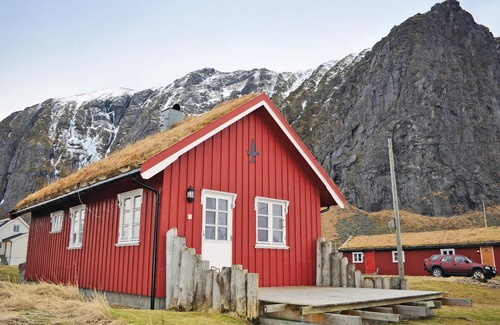 Vestvagøy House | Stunning home in Bøstad with WiFi