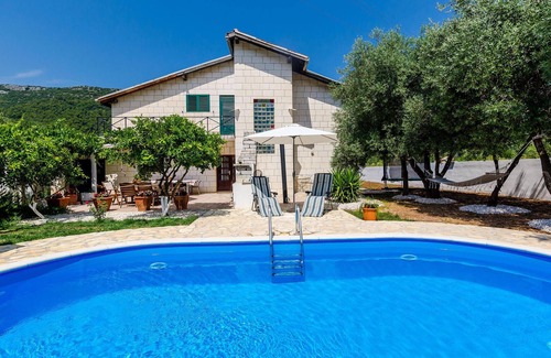 Broce House | Stunning home in Broce with WiFi