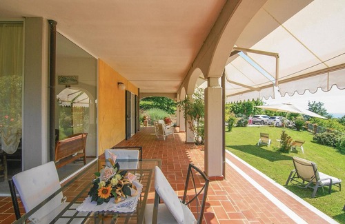 Carrara House | Stunning home in Codena
