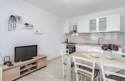 Blato House | Stunning home in Crnja Luka with WiFi