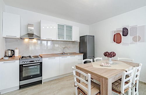 Blato House | Stunning home in Crnja Luka with WiFi