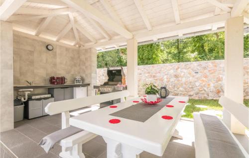 Klimno House | Stunning Home In Dobrinj