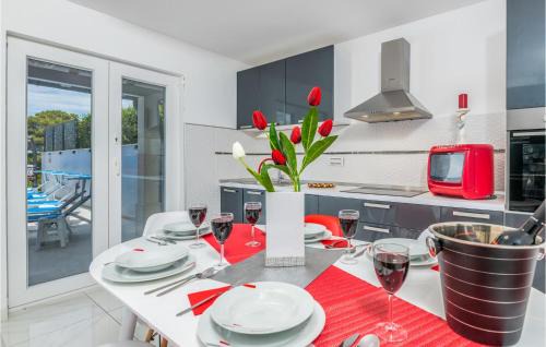 Klimno House | Stunning Home In Dobrinj