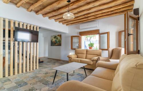 Fuente Vaqueros House | Stunning Home In Fuente Vaqueros