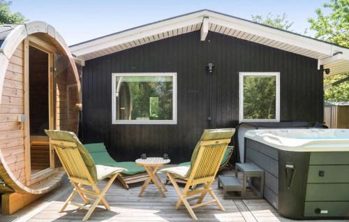 Kaldred House | Stunning Home In Eskebjerg With Kitchen