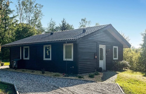 Farvang House | Stunning home in Fårvang with WiFi