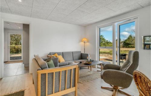 Farvang House | Stunning Home In Fårvang With Wifi