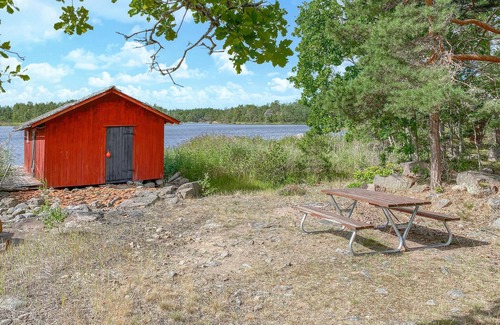 Figeholm House | Stunning home in Figeholm with WiFi