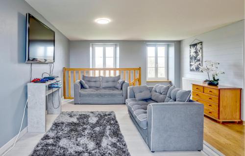L'Etang-Bertrand House | Stunning Home In L'étang-Bertrand