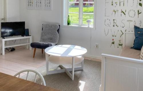 Gronahog House | Stunning Home In Grönahög With Wifi