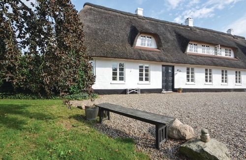 Fynshav House | Stunning home in Haderslev with kitchen