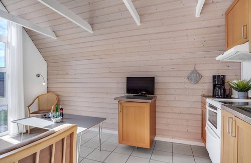 Hadsund House | Stunning home in Hadsund with kitchen