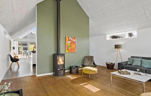 Nørre Hurup House | Stunning Home In Hadsund With Sauna