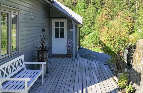 Suldal House | Stunning home in Hebnes with kitchen